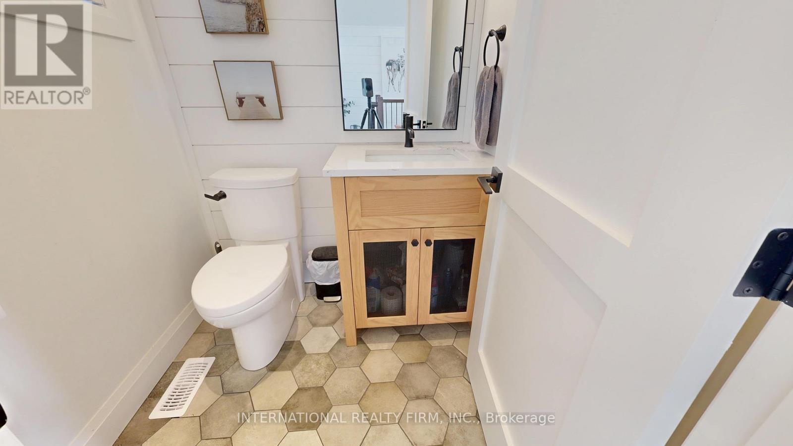 1073 Watson Road, Lake Of Bays, Ontario P0B 0A3 - Photo 24 - X12549000