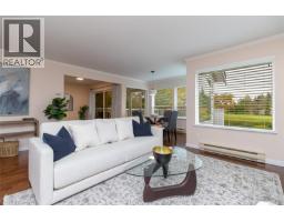 550 Fairways Pl Arbutus Ridge