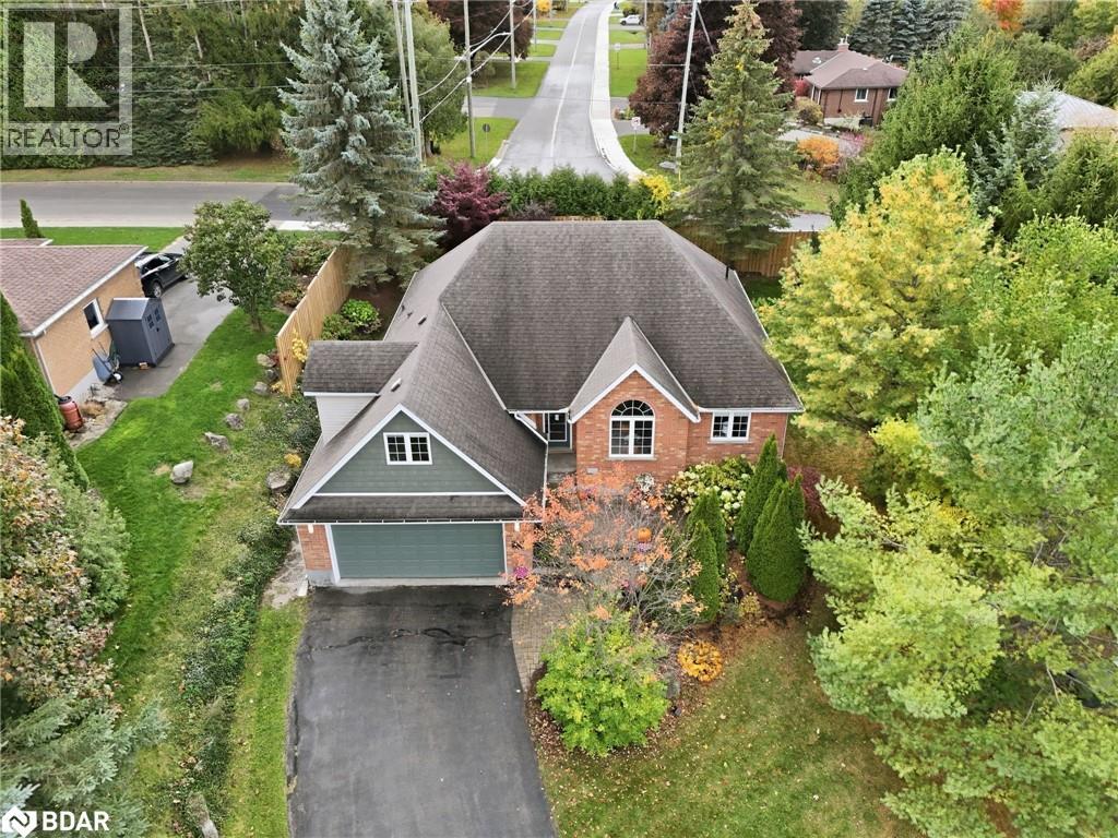 32 DICKINSON Court, Elora, Ontario