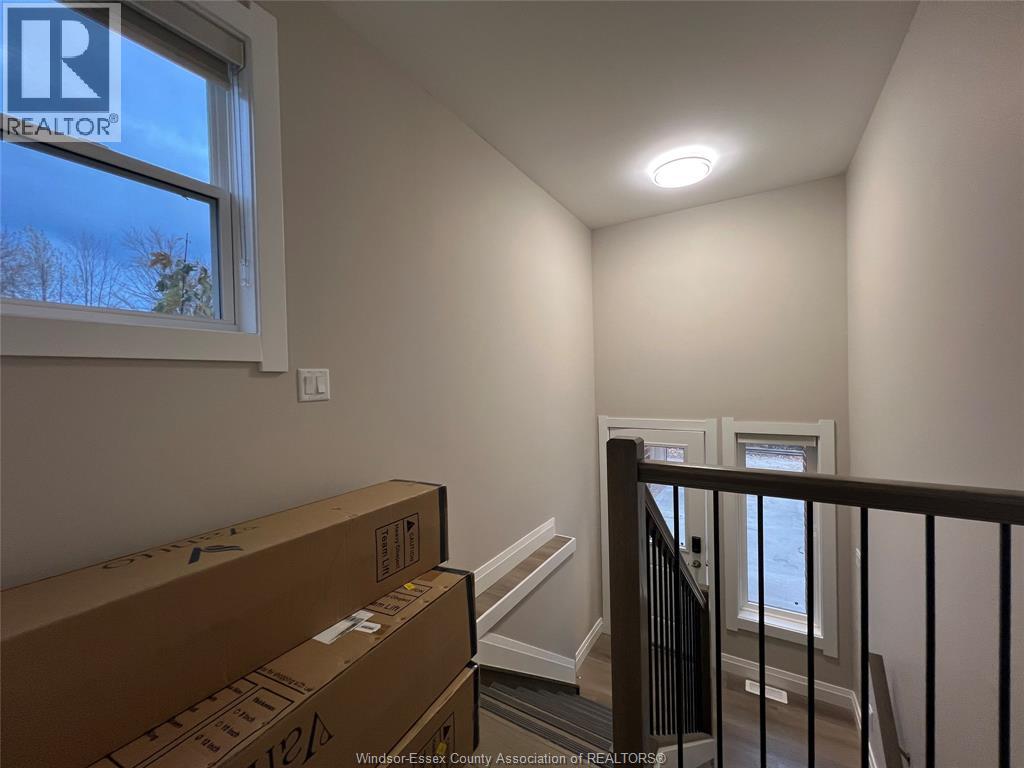 917 Mckay Unit# 2–m-R1, Windsor, Ontario N9B 2A4 - Photo 3 - 25027024