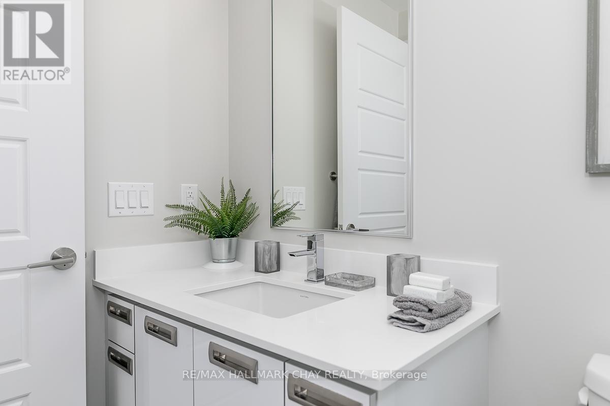 D322 - 333 Sea Ray Avenue, Innisfil, Ontario  L9S 2P7 - Photo 4 - N12549020