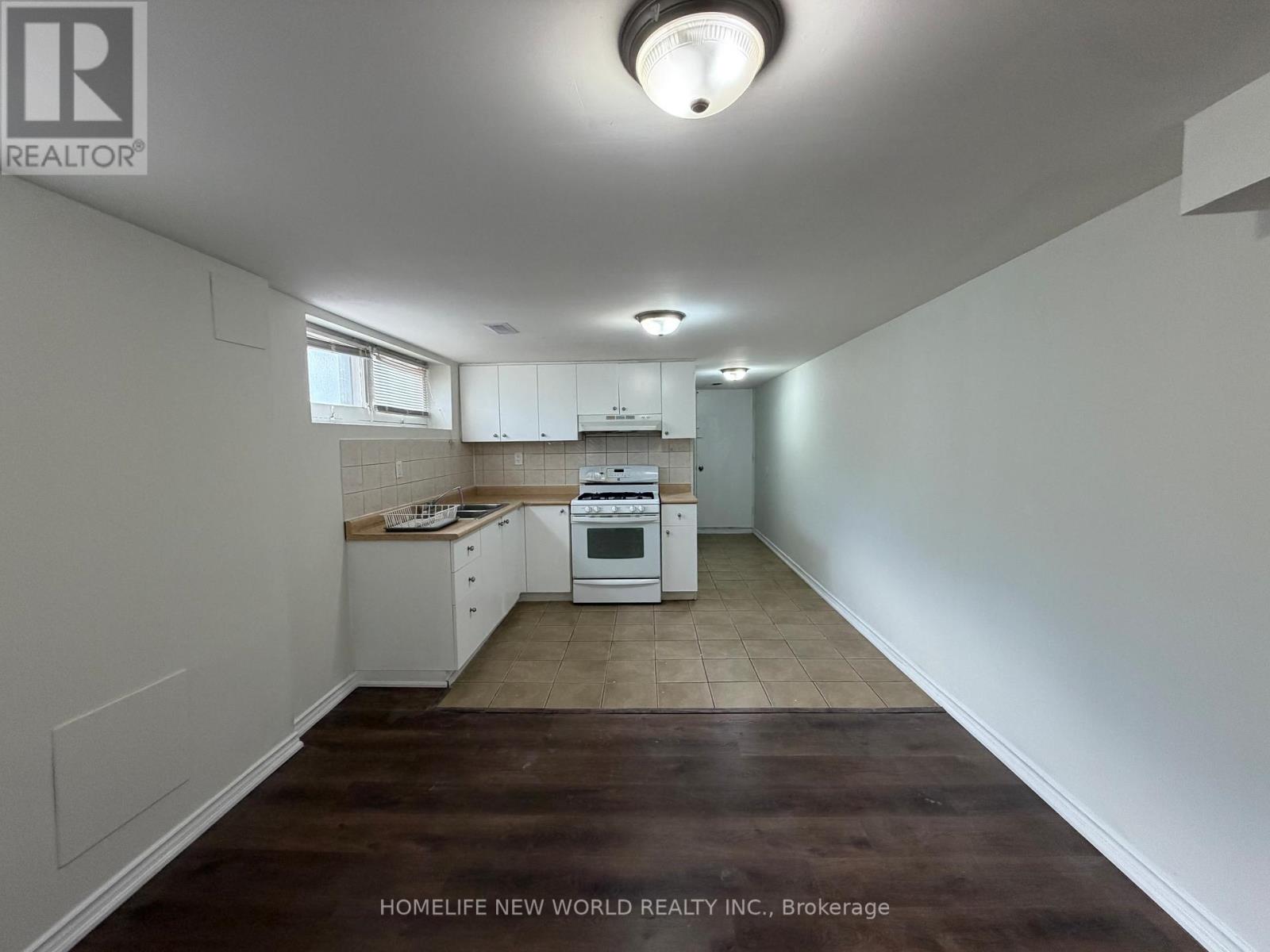 15 Abigail Place, Toronto, Ontario  M9R 3X1 - Photo 12 - W12549008