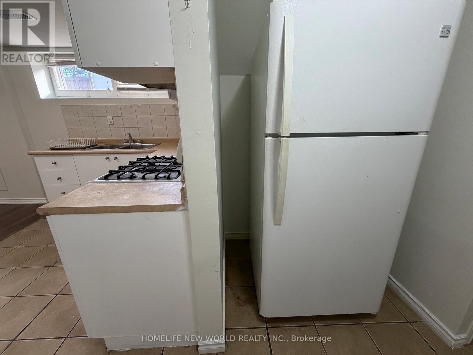 15 Abigail Place, Toronto, Ontario  M9R 3X1 - Photo 14 - W12549008