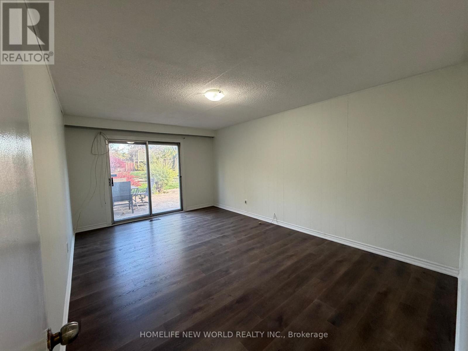 15 Abigail Place, Toronto, Ontario  M9R 3X1 - Photo 3 - W12549008