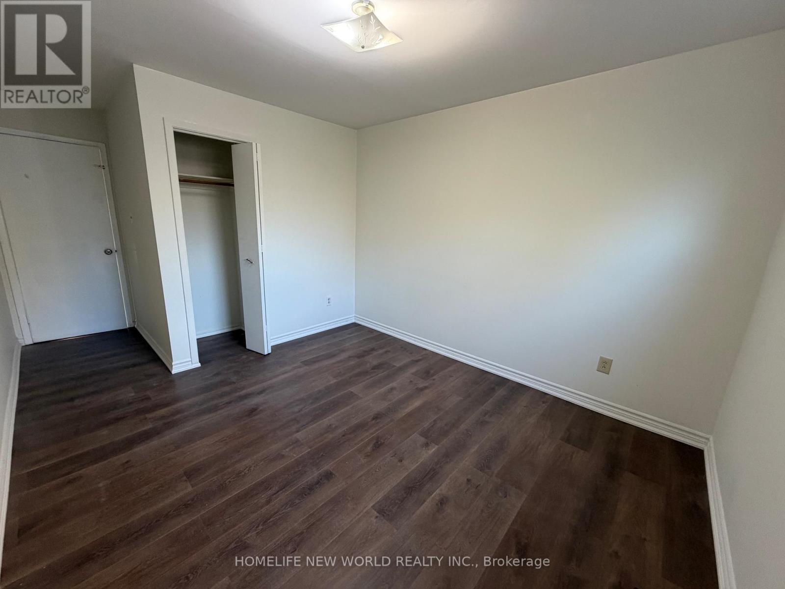 15 Abigail Place, Toronto, Ontario  M9R 3X1 - Photo 5 - W12549008