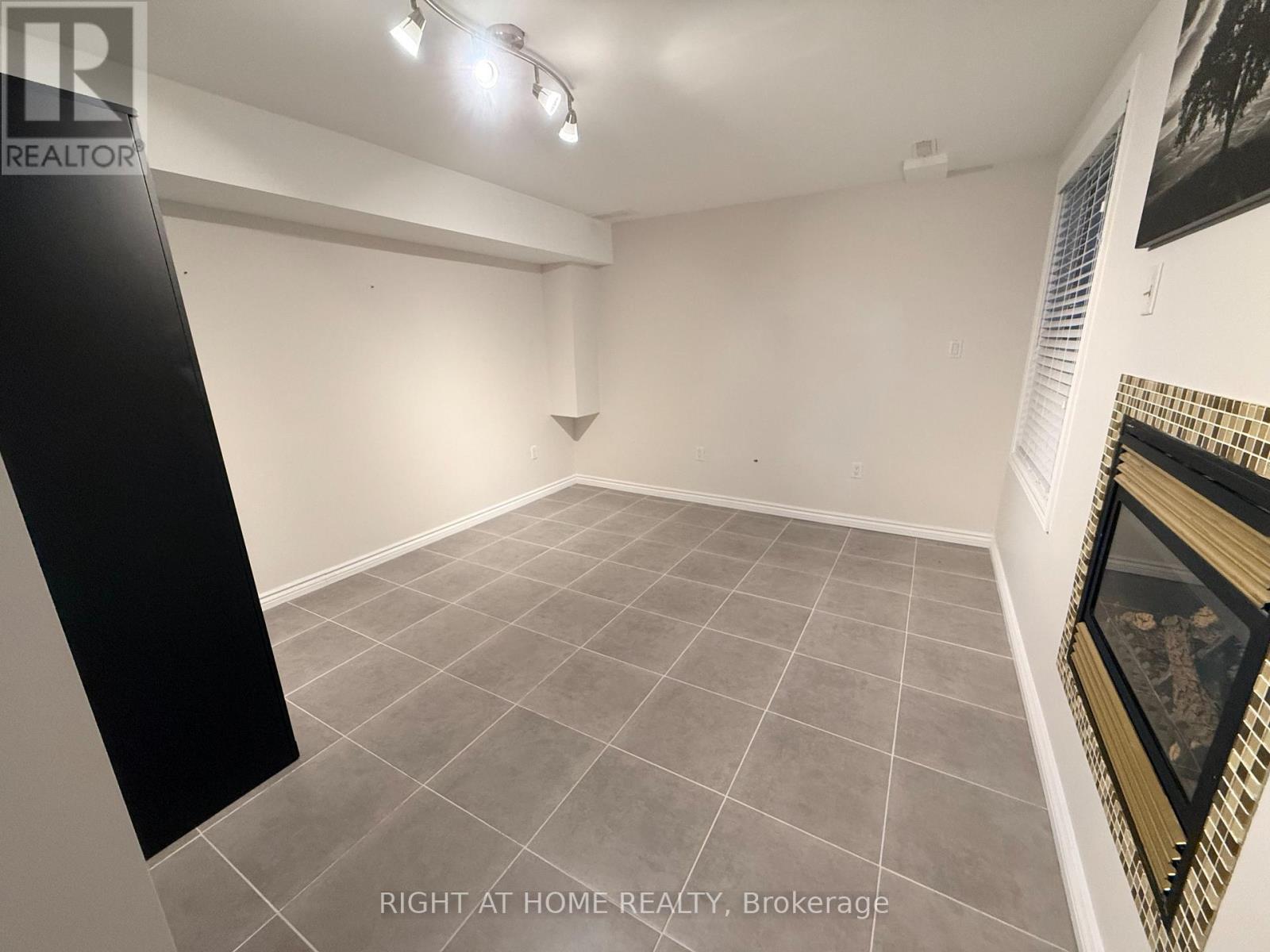 Lower Level - 24 Sawston Circle, Brampton, Ontario  L7A 2N8 - Photo 8 - W12543726