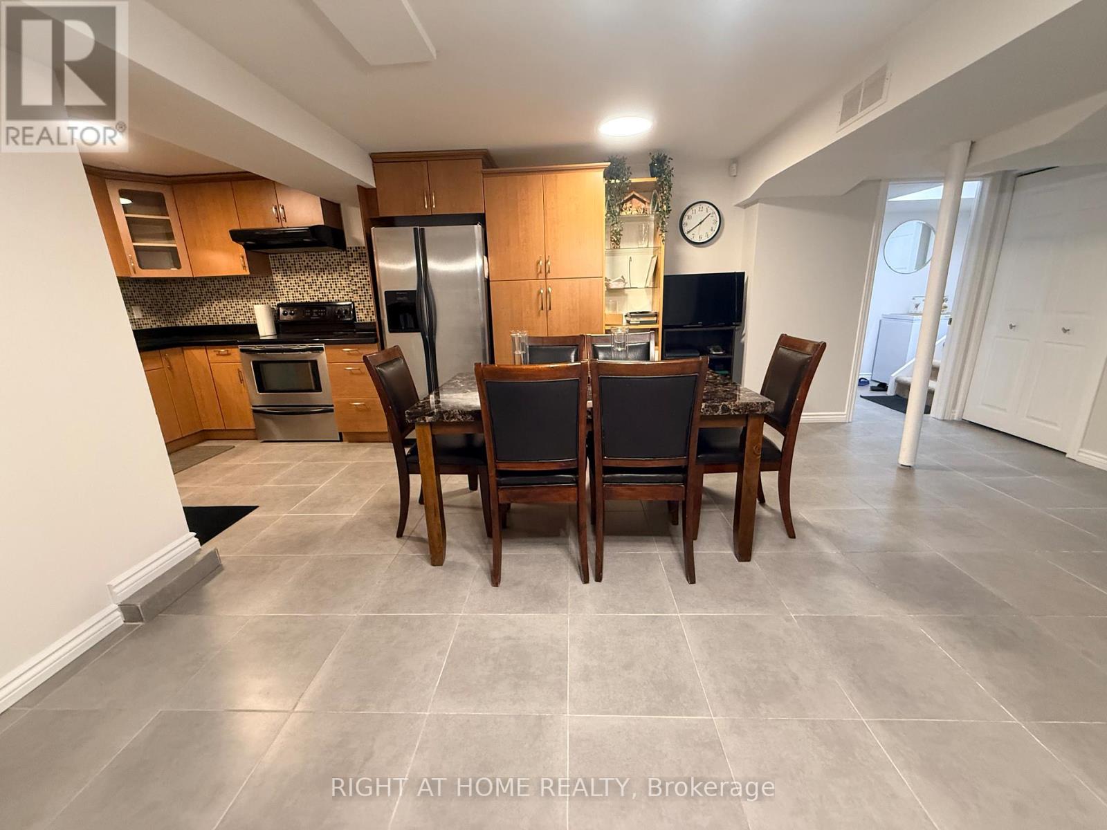 Lower Level - 24 Sawston Circle, Brampton, Ontario  L7A 2N8 - Photo 5 - W12543726