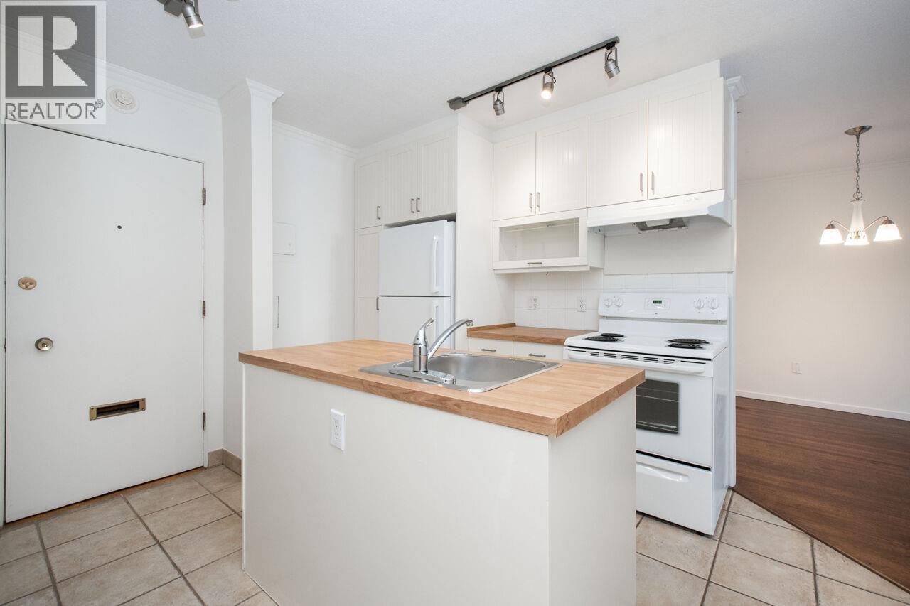 108 1425 Esquimalt Avenue, West Vancouver, British Columbia  V7T 1L1 - Photo 3 - R3019277