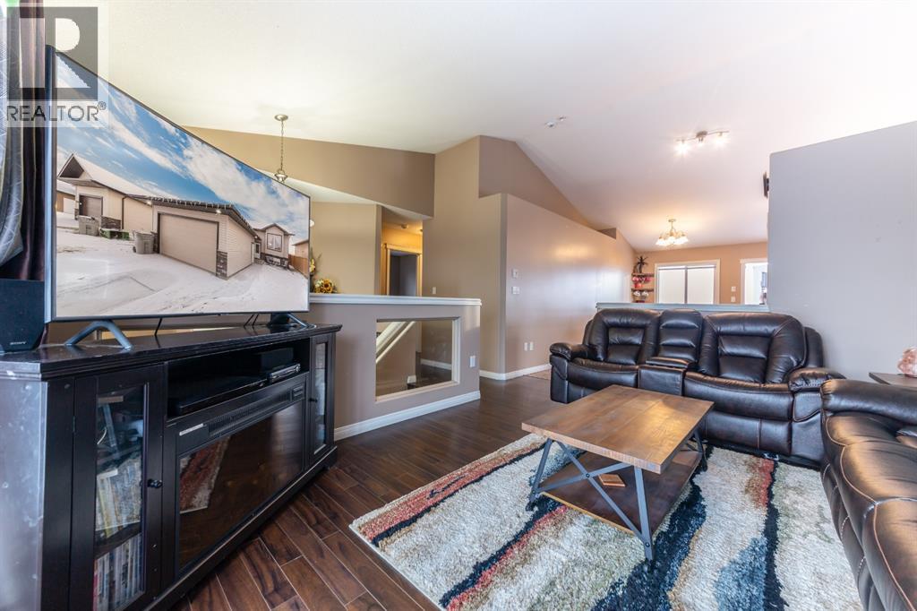 3207 43 Avenue, Lloydminster, Saskatchewan  S9V 2E6 - Photo 3 - A2267142