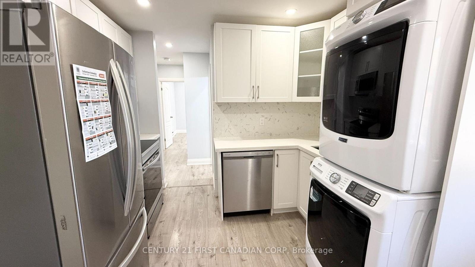 Upper Apartment - 17 Carfrae Crescent, London South, Ontario N6C 4A8 - Photo 6 - X12433788