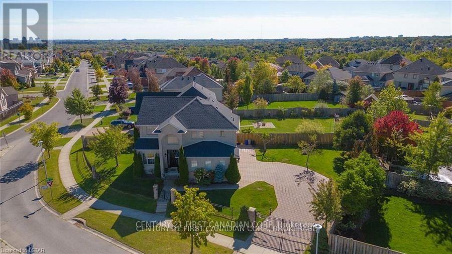 2016 Beaverbrook Avenue, London North, Ontario N6H 5X3 - Photo 39 - X12459066