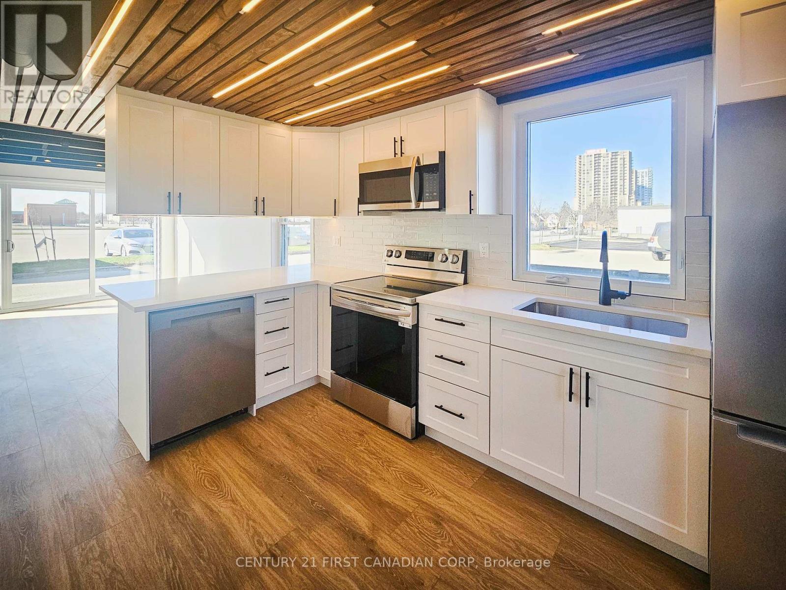 Unit 3 - 857 Dundas Street, London East, Ontario N5W 2Z8 - Photo 5 - X12549036