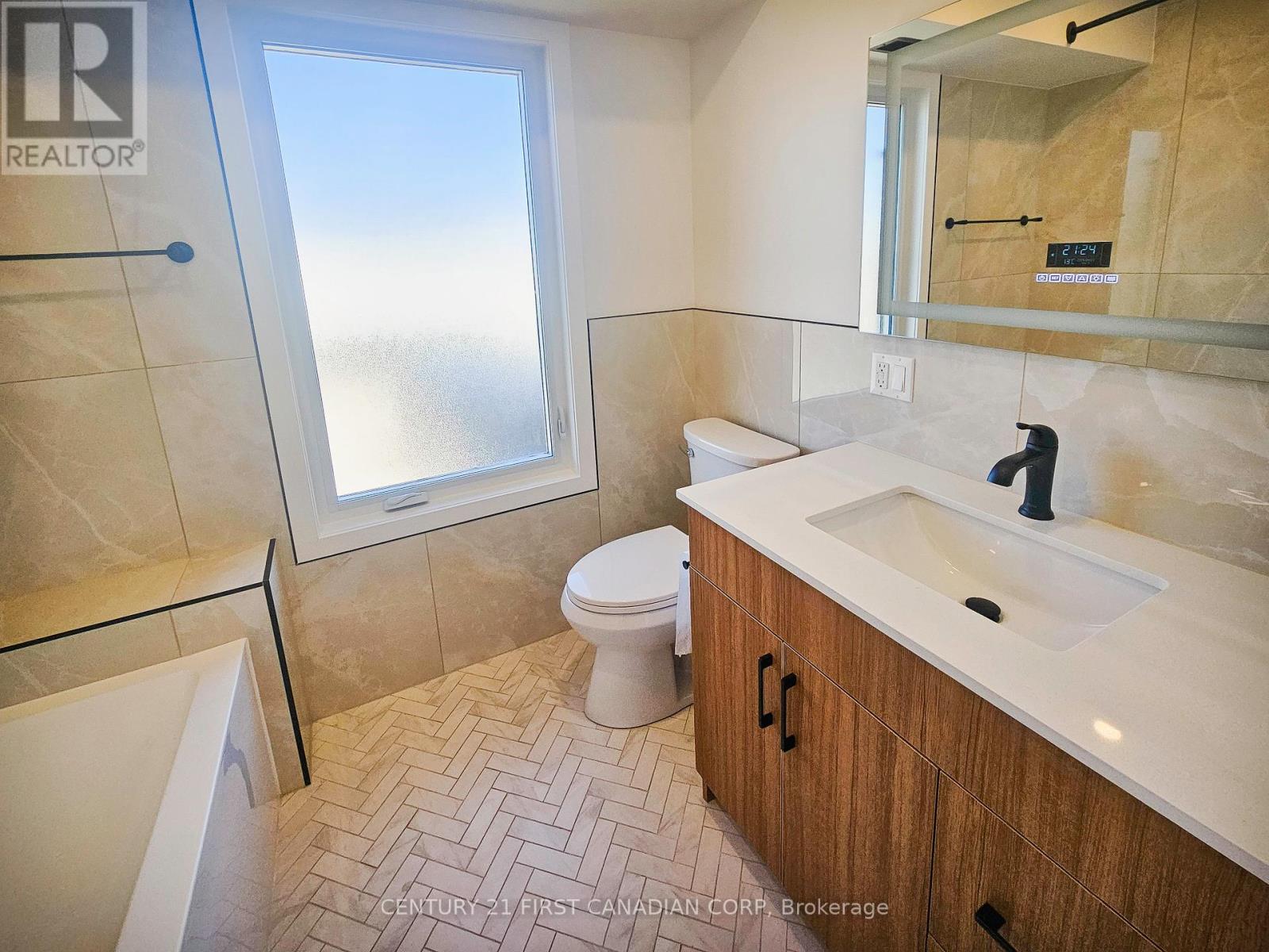 Unit 3 - 857 Dundas Street, London East, Ontario N5W 2Z8 - Photo 15 - X12549036