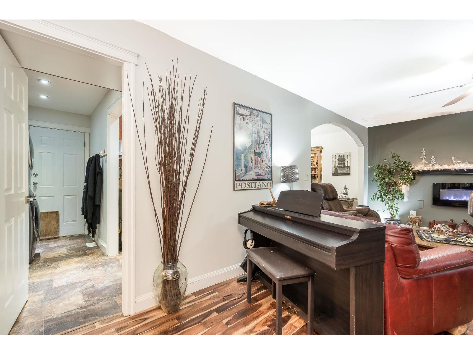 32306 Marshall Road, Abbotsford, British Columbia  V2T 1A4 - Photo 10 - R3066858