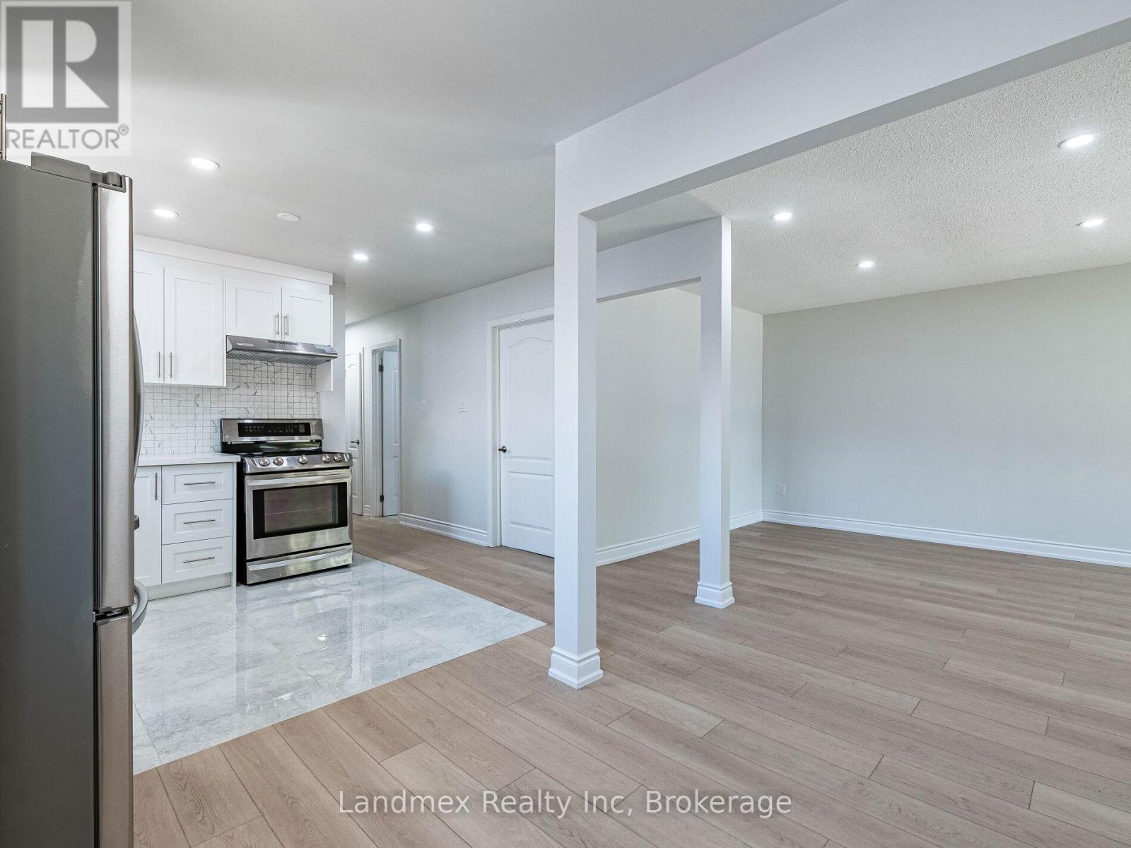 7738 Kittridge Drive, Mississauga, Ontario  L4T 3J6 - Photo 13 - W12549032