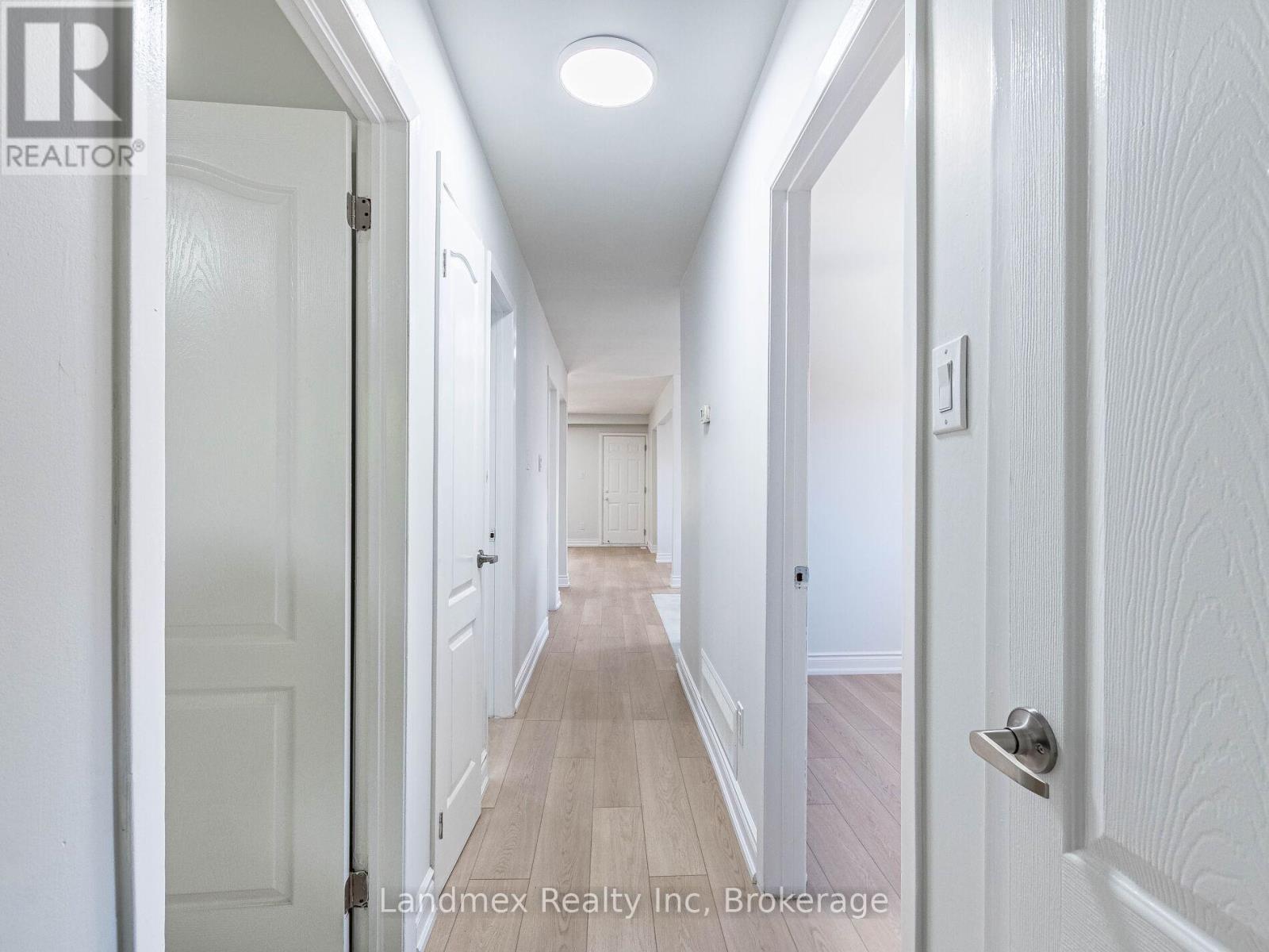 7738 Kittridge Drive, Mississauga, Ontario  L4T 3J6 - Photo 14 - W12549032