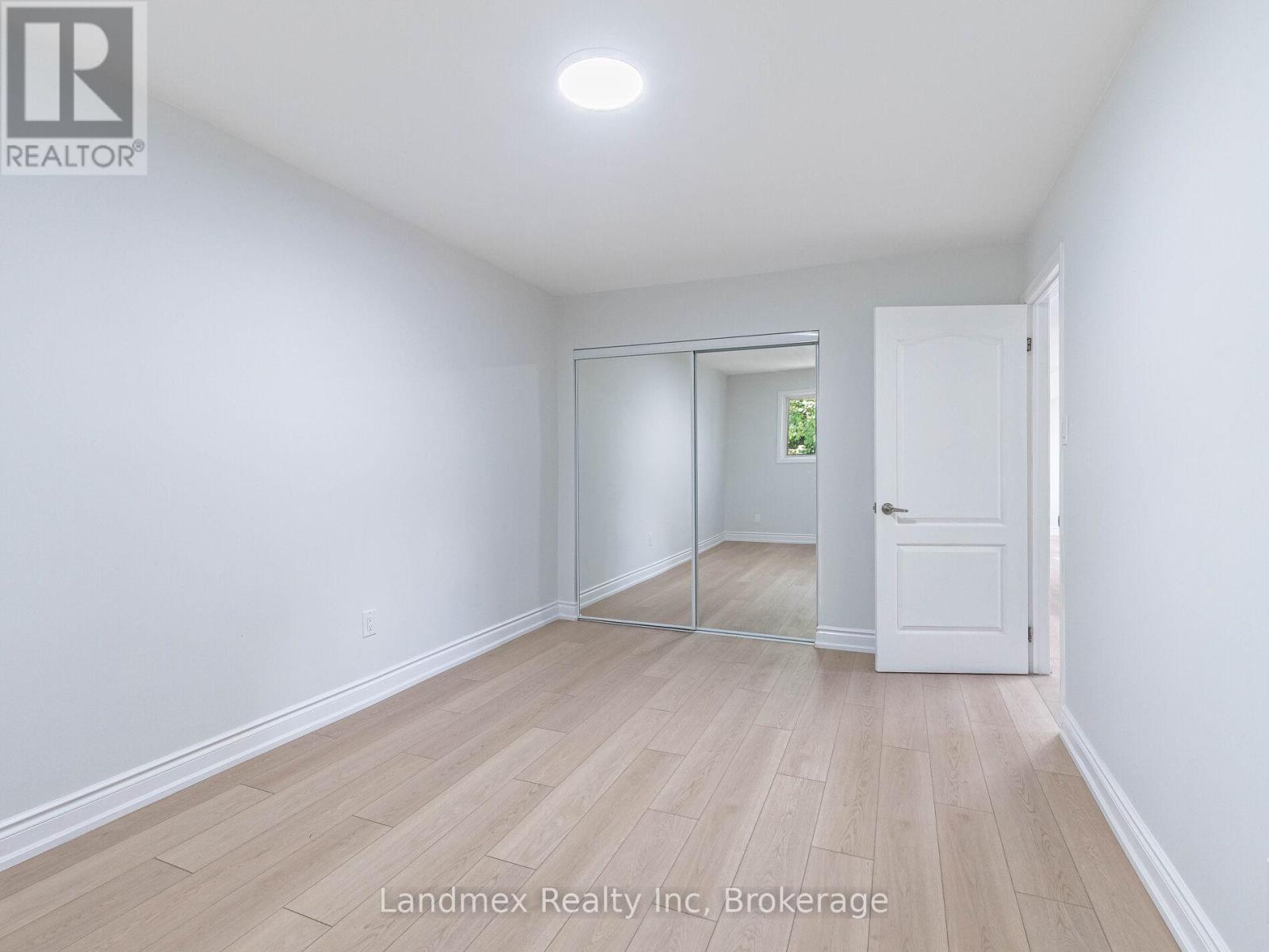 7738 Kittridge Drive, Mississauga, Ontario  L4T 3J6 - Photo 16 - W12549032