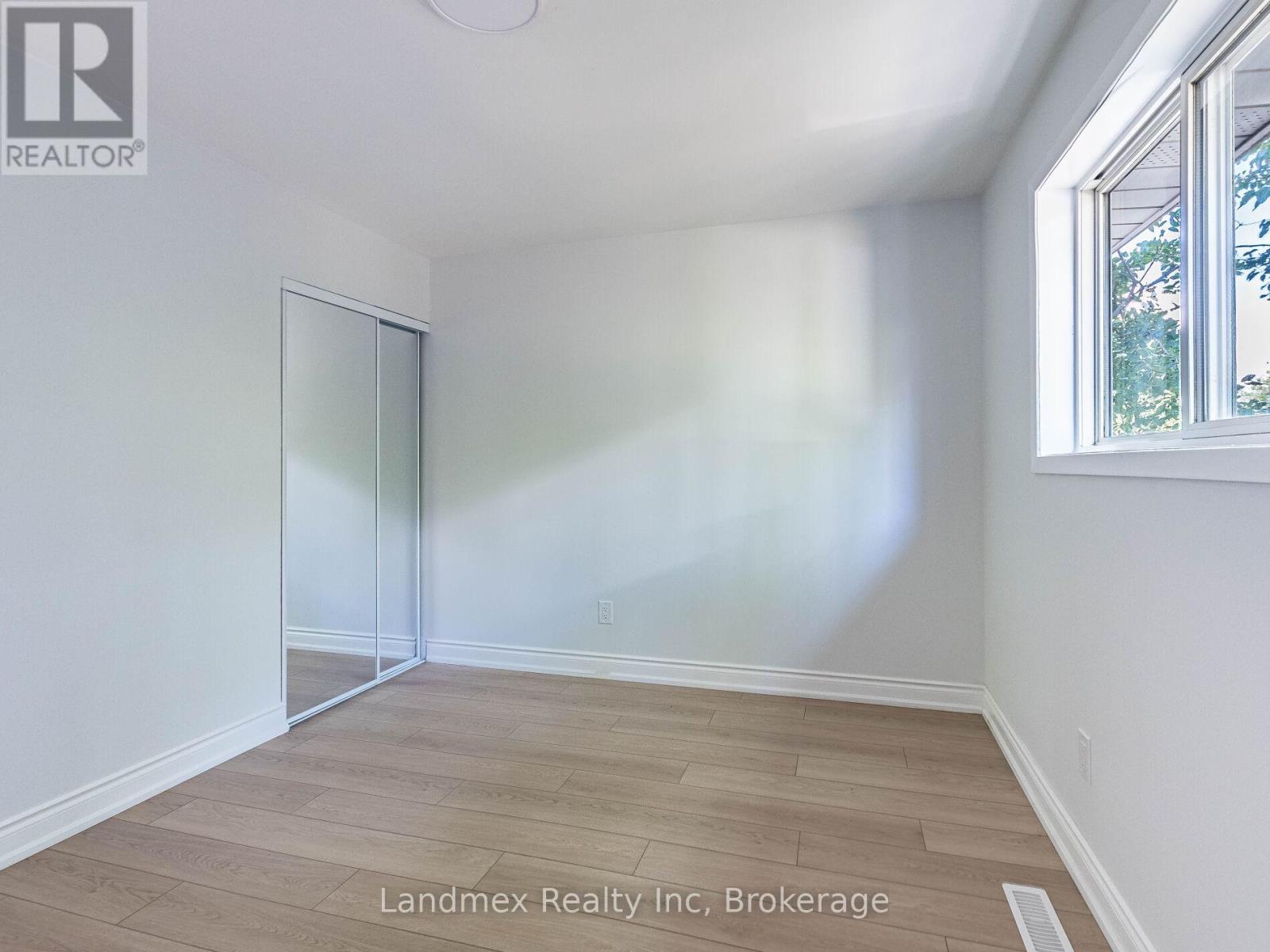 7738 Kittridge Drive, Mississauga, Ontario  L4T 3J6 - Photo 18 - W12549032