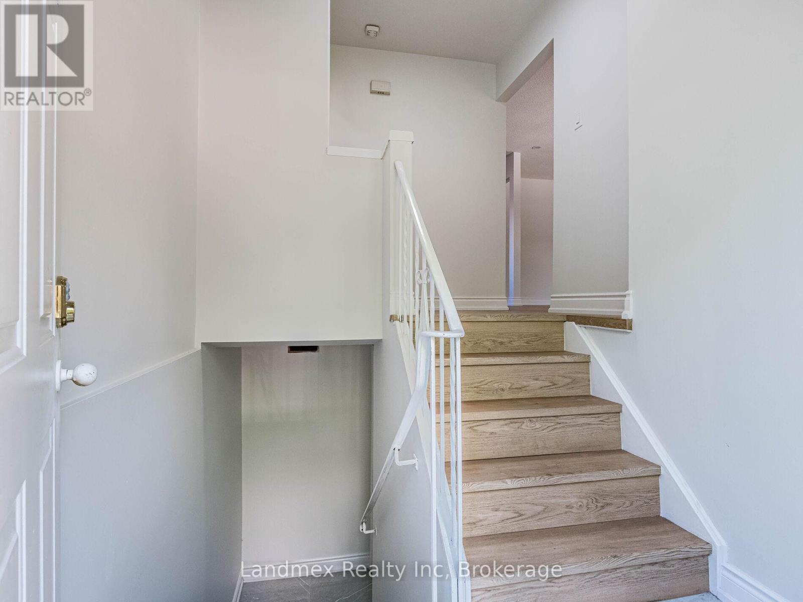 7738 Kittridge Drive, Mississauga, Ontario  L4T 3J6 - Photo 21 - W12549032