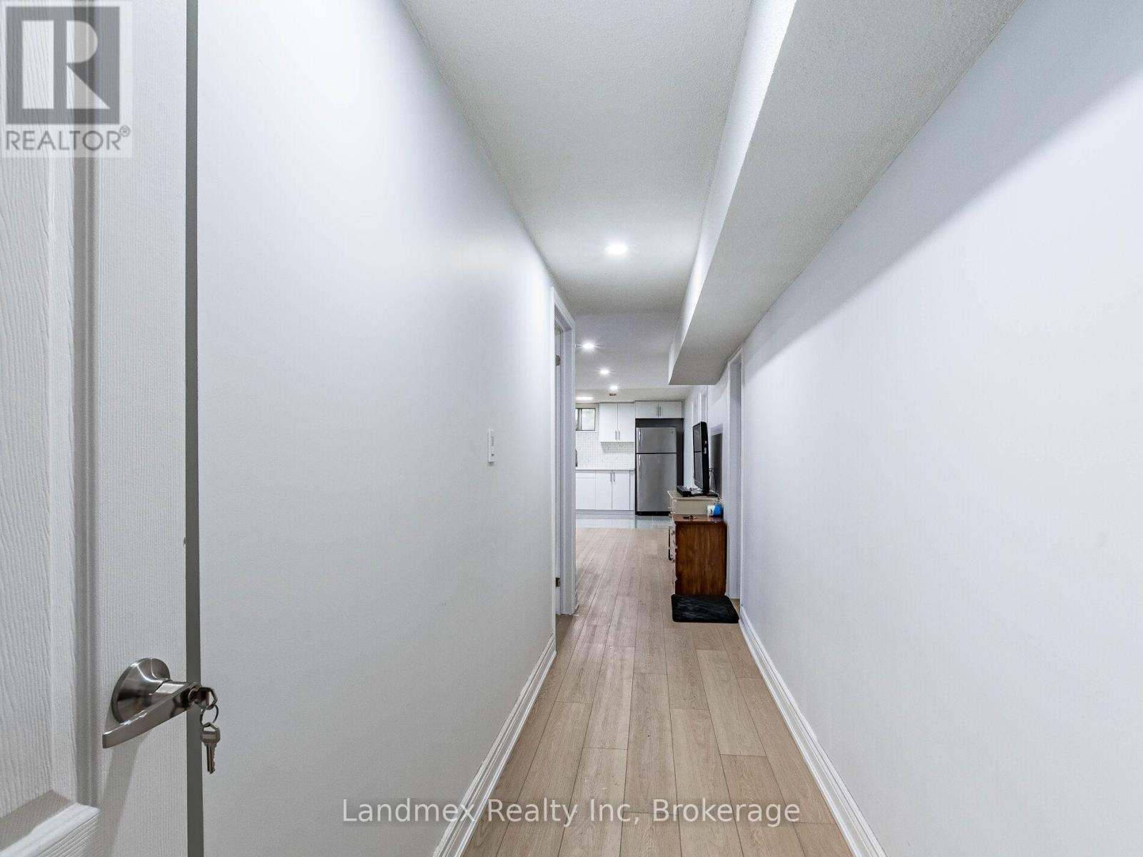 7738 Kittridge Drive, Mississauga, Ontario  L4T 3J6 - Photo 24 - W12549032