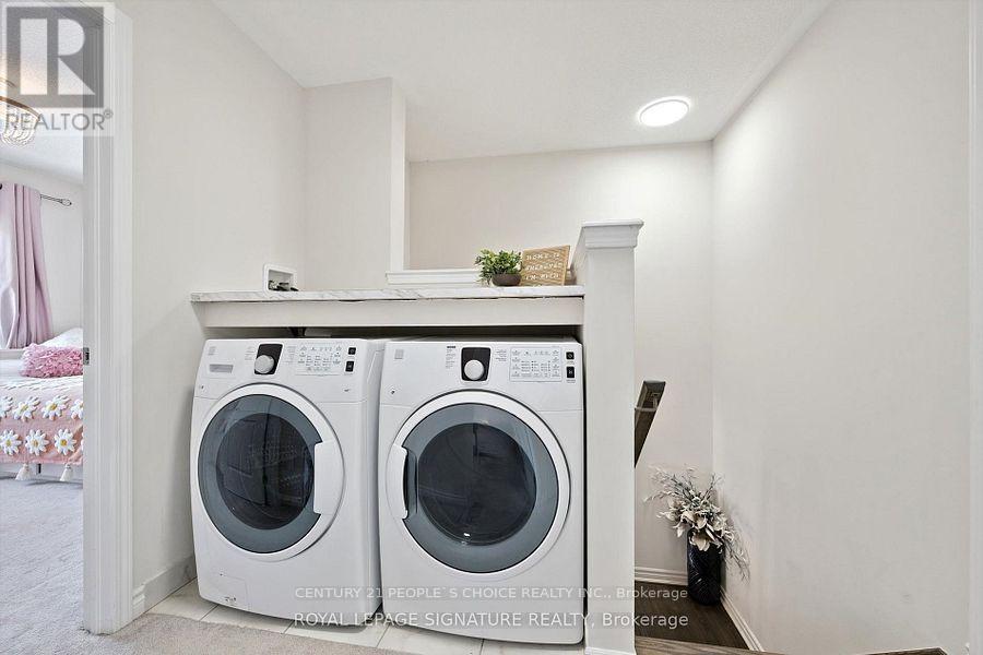 299 Casson Point, Milton, Ontario  L9E 0A4 - Photo 26 - W12549034