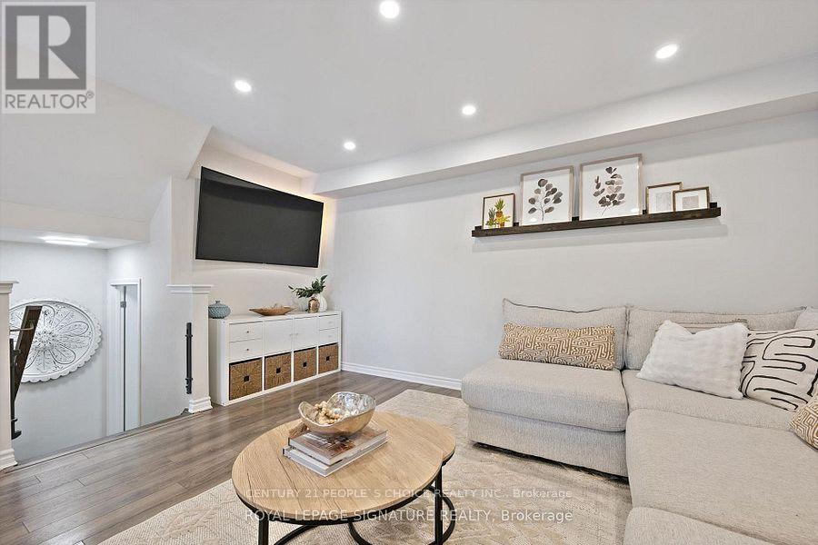 299 Casson Point, Milton, Ontario  L9E 0A4 - Photo 8 - W12549034