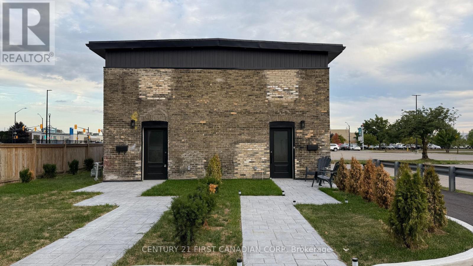 Unit 4 - 857 Dundas Street, London East, Ontario  N5W 2Z8 - Photo 2 - X12549038