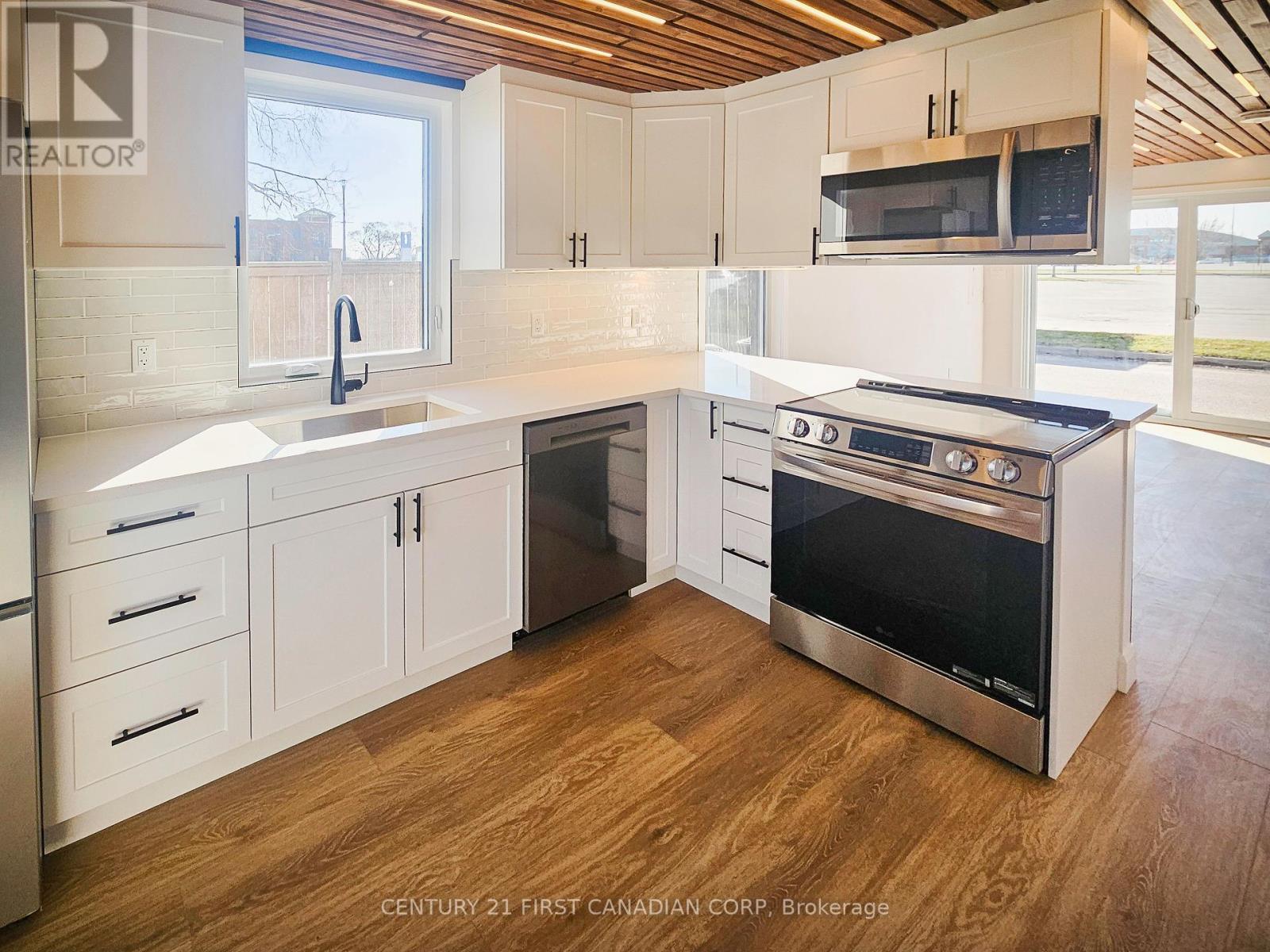 Unit 4 - 857 Dundas Street, London East, Ontario  N5W 2Z8 - Photo 5 - X12549038