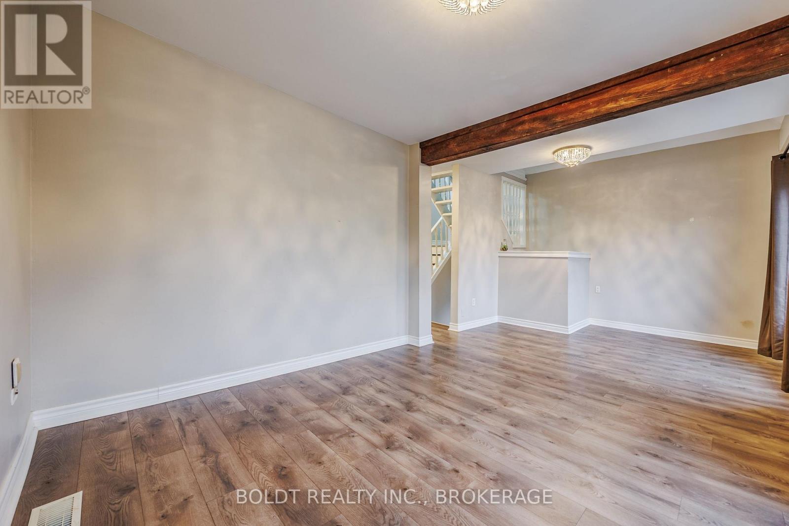 209 Rosslyn Avenue S, Hamilton, Ontario L8M 3J6 - Photo 11 - X12305865