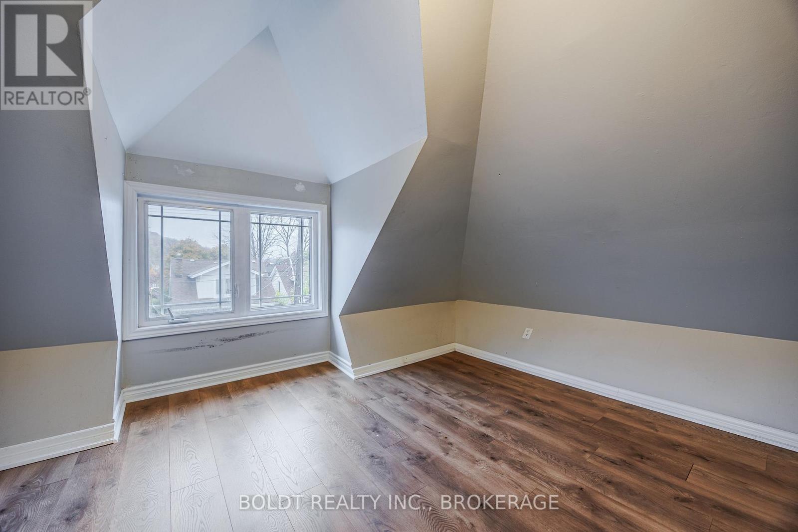 209 Rosslyn Avenue S, Hamilton, Ontario L8M 3J6 - Photo 19 - X12305865