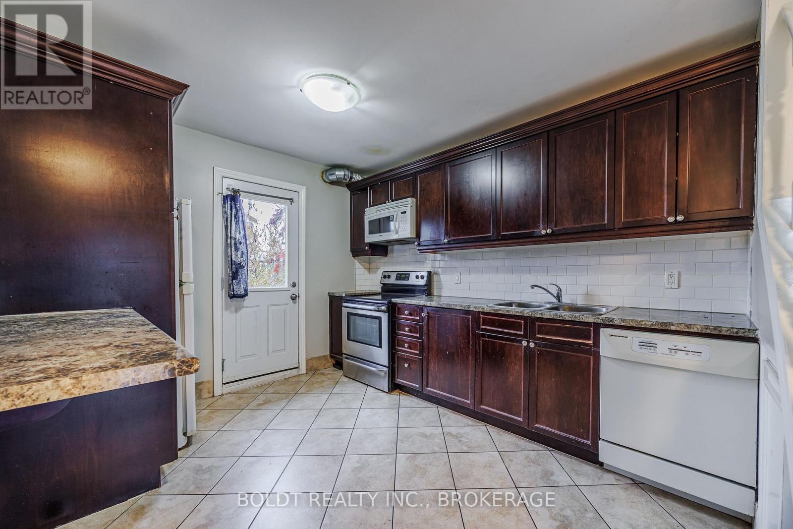 209 Rosslyn Avenue S, Hamilton, Ontario L8M 3J6 - Photo 7 - X12305865