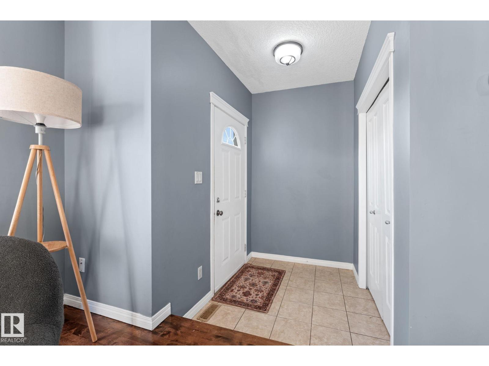 12713 116 St Nw Nw, Edmonton, Alberta  T5E 5H1 - Photo 3 - E4465893