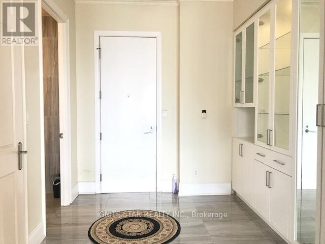 Ph10 - 3880 Duke Of York Boulevard, Mississauga, Ontario  L5B 4M7 - Photo 2 - W12472380