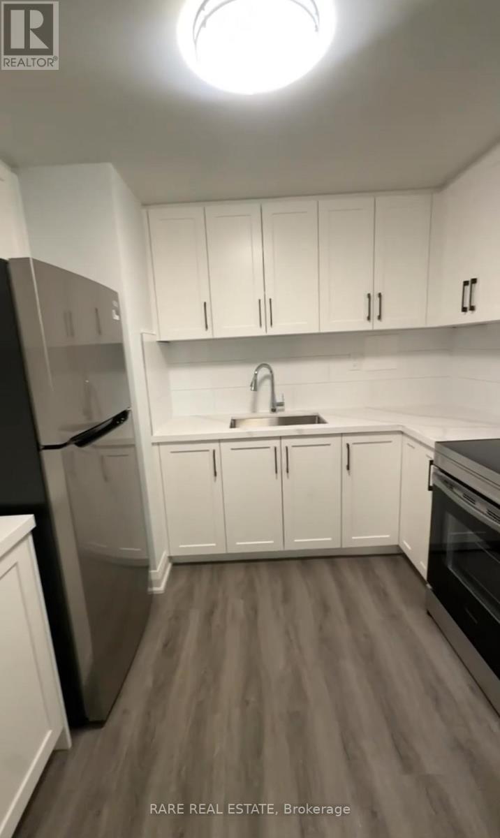 9 - 99 Bellevue Avenue, Toronto, Ontario  M5T 2N8 - Photo 2 - C12549042