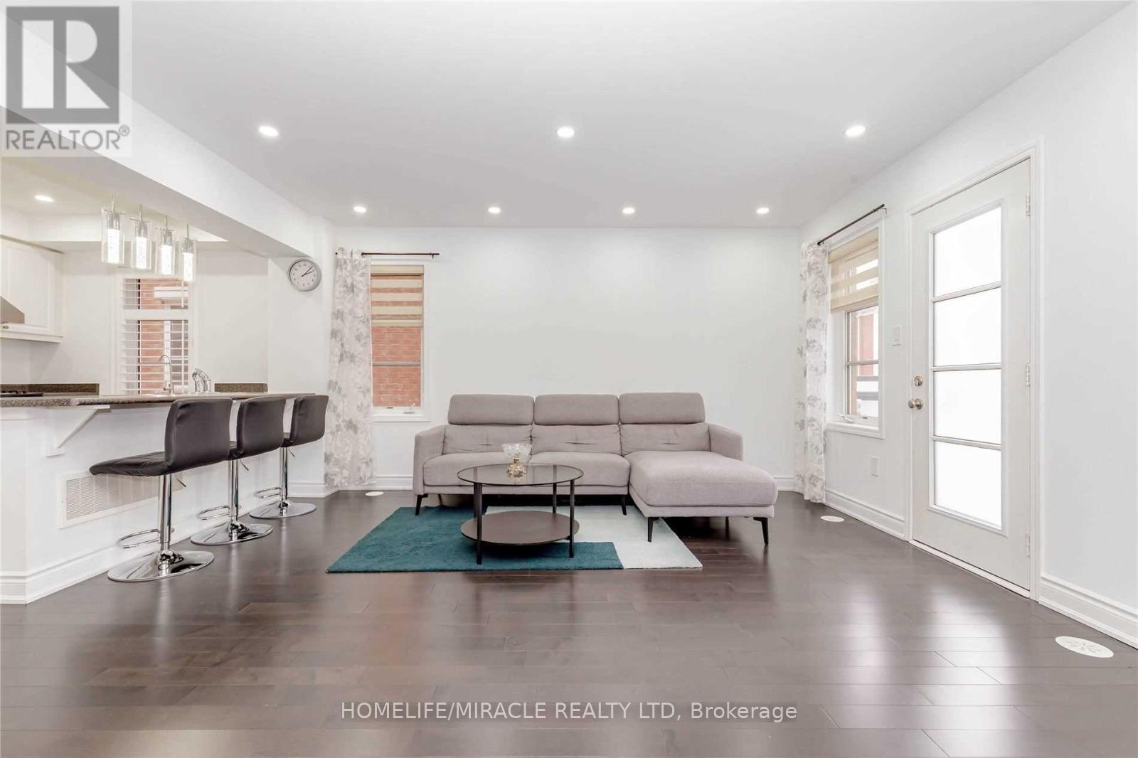 30 - 92 Baycliffe Crescent, Brampton, Ontario L7A 3Z3 - Photo 34 - W12549040