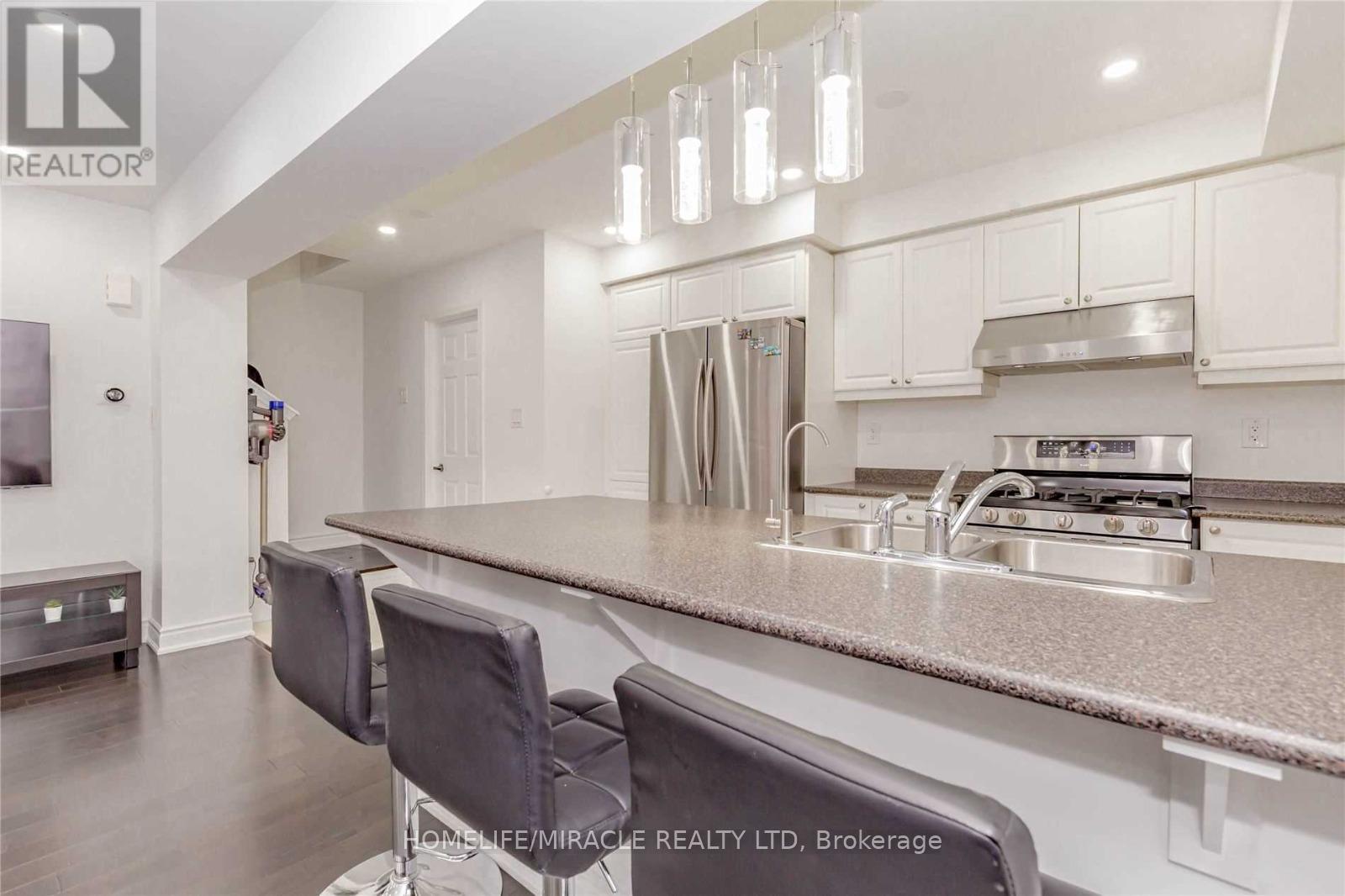 30 - 92 Baycliffe Crescent, Brampton, Ontario L7A 3Z3 - Photo 35 - W12549040