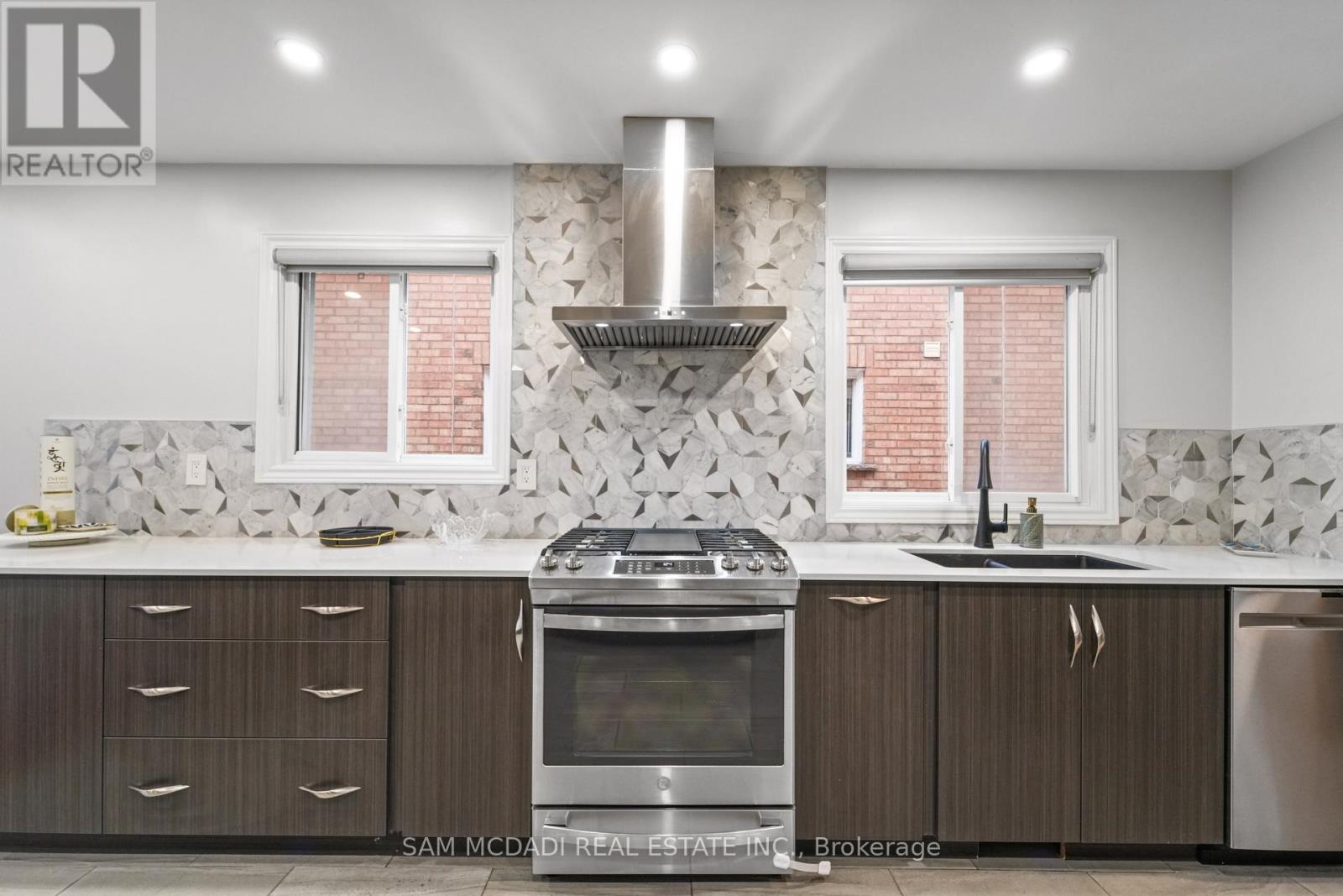 2988 Gulfstream Way, Mississauga, Ontario  L5N 6J8 - Photo 19 - W12549046