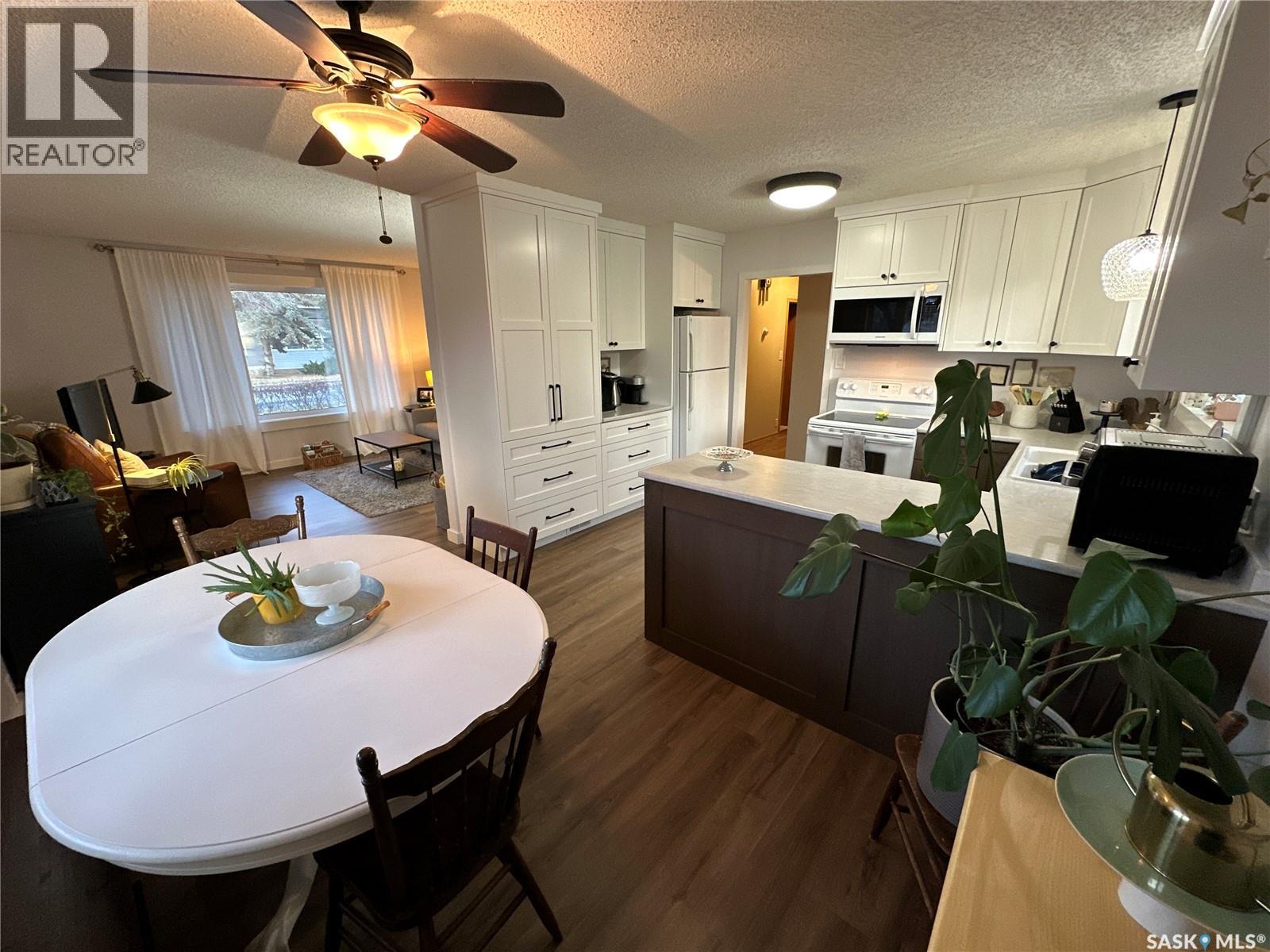 1019 8th Street, Rosthern, Saskatchewan  S0K 3R0 - Photo 9 - SK024011