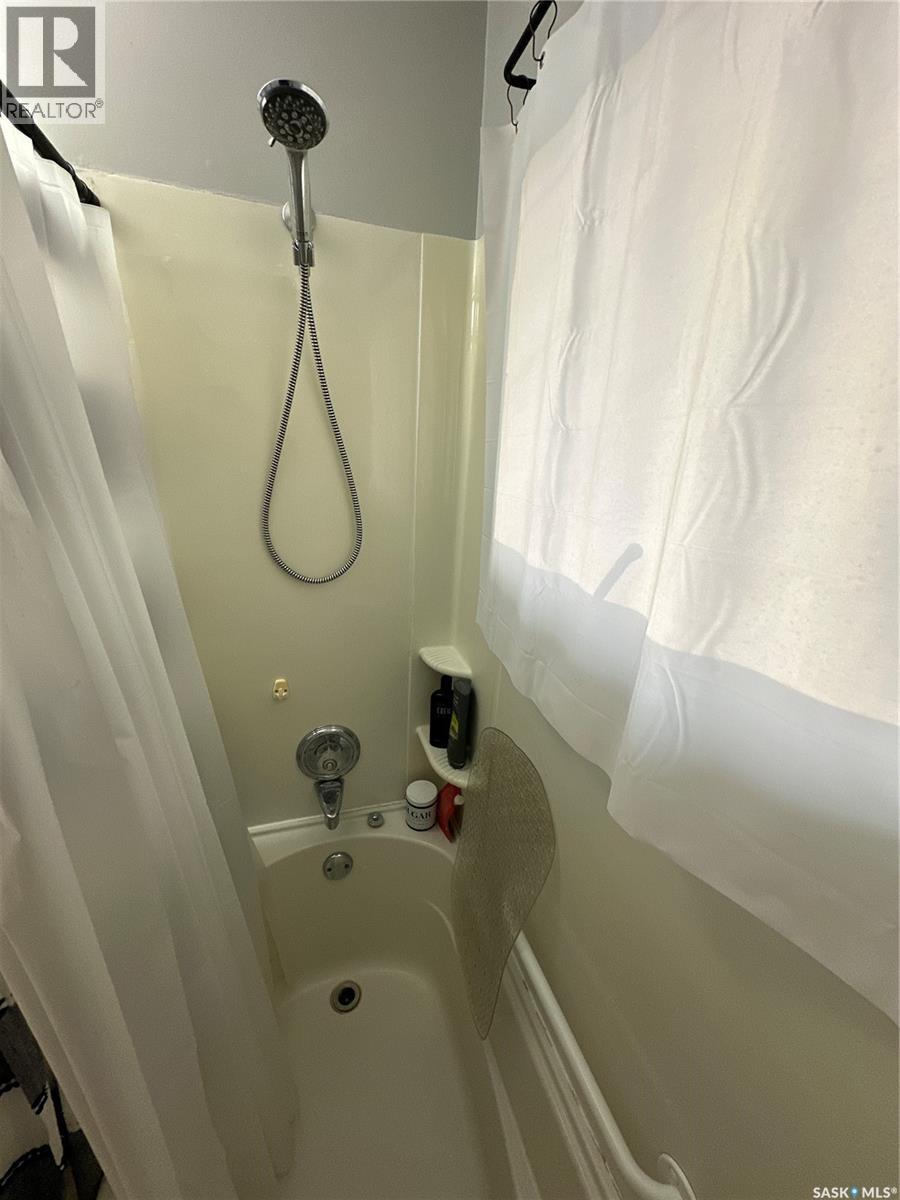 1019 8th Street, Rosthern, Saskatchewan  S0K 3R0 - Photo 18 - SK024011