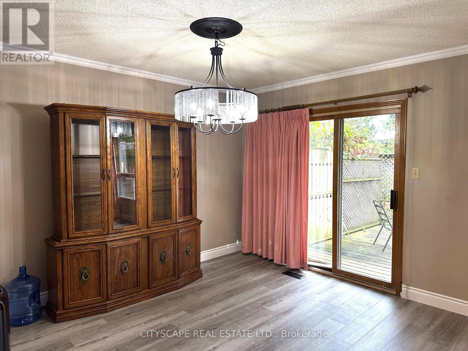 575 Springbank Avenue, Woodstock, Ontario  N4T 1H5 - Photo 3 - X12548936