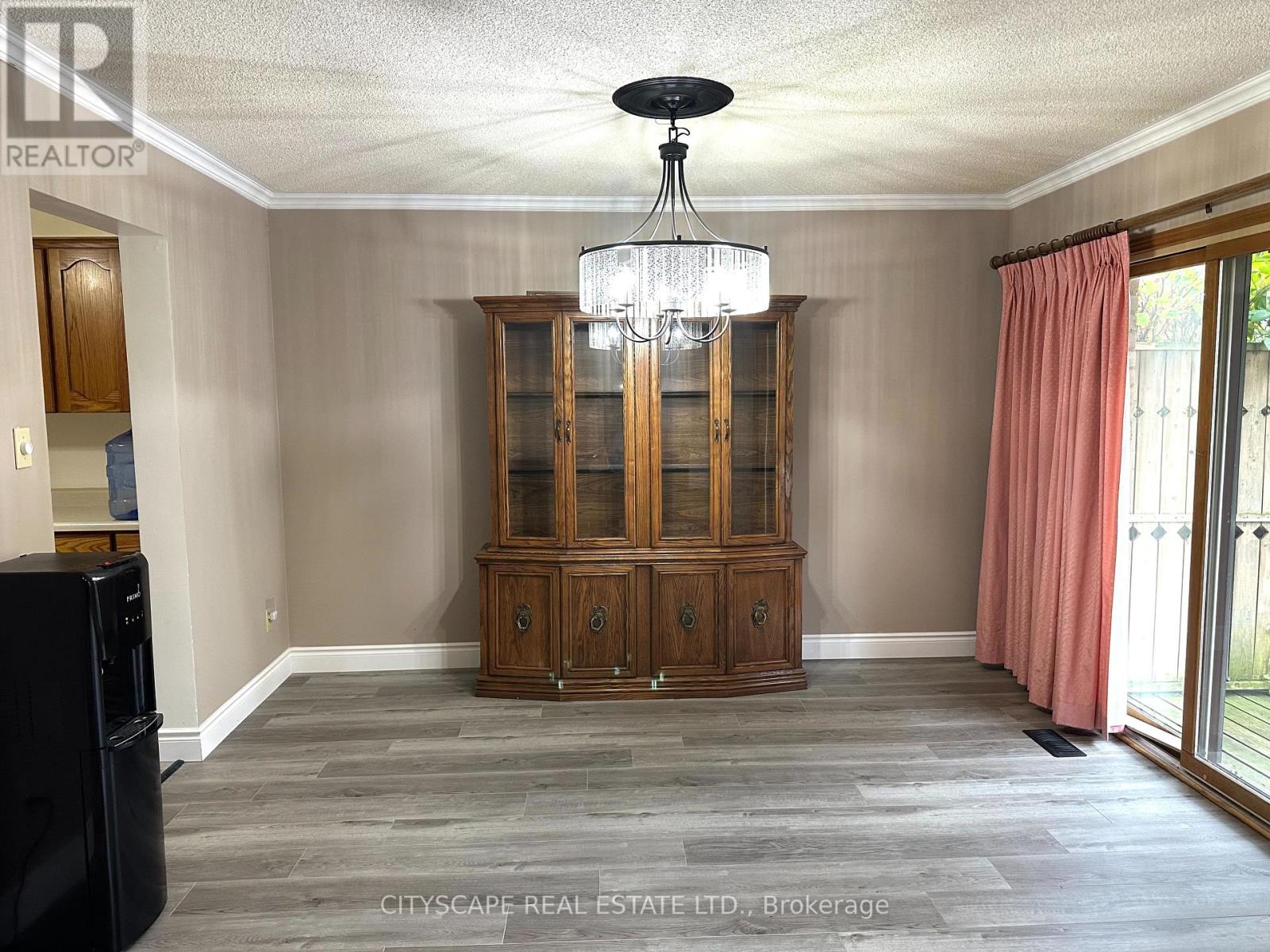 575 Springbank Avenue, Woodstock, Ontario  N4T 1H5 - Photo 4 - X12548936