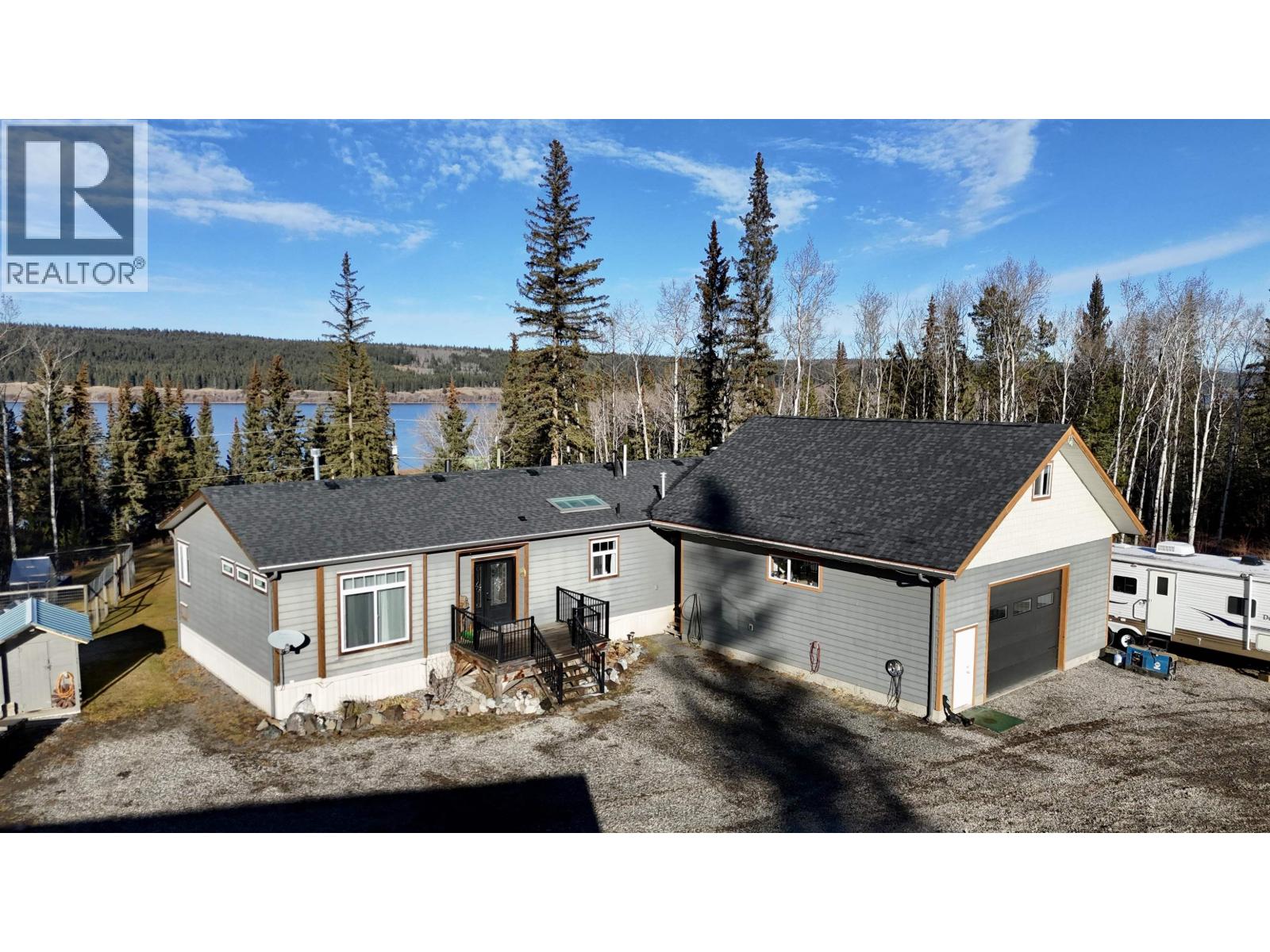 6482 WATSON ROAD, Horse Lake, British Columbia
