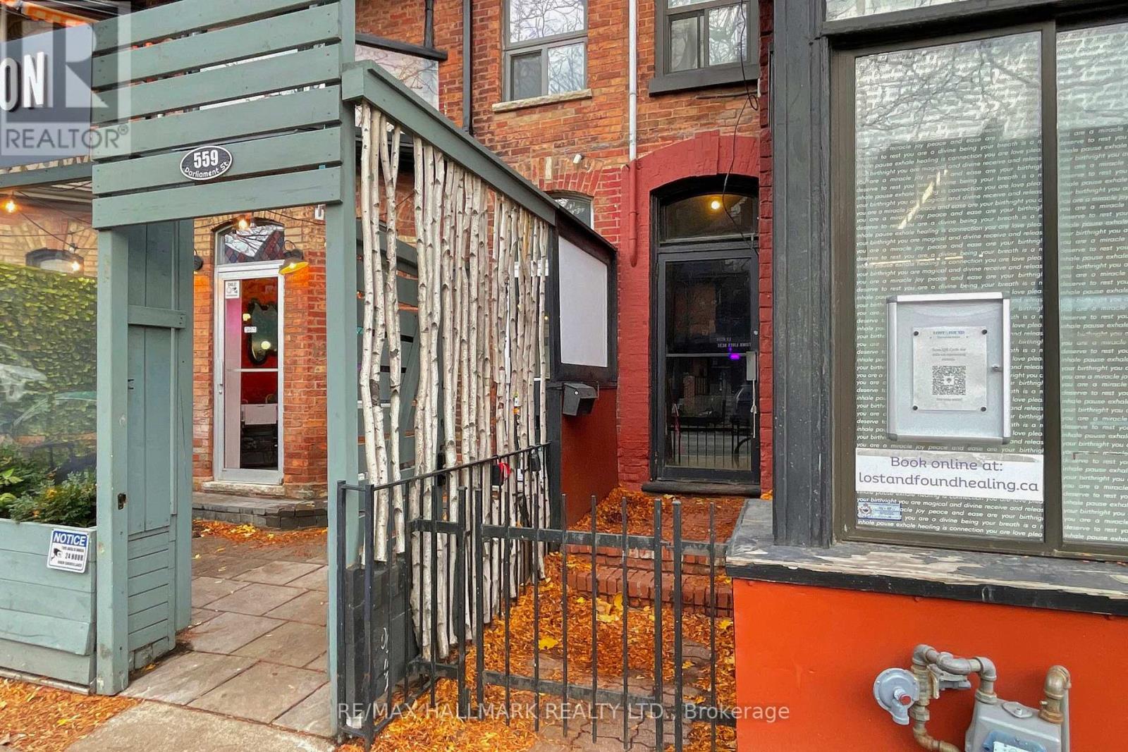 557 Parliament Street, Toronto, Ontario  M4X 1P7 - Photo 2 - C12549068