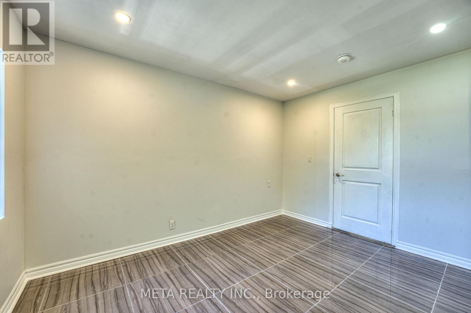 35 Duncombe Boulevard, Toronto, Ontario  M1M 3A4 - Photo 23 - E12549066