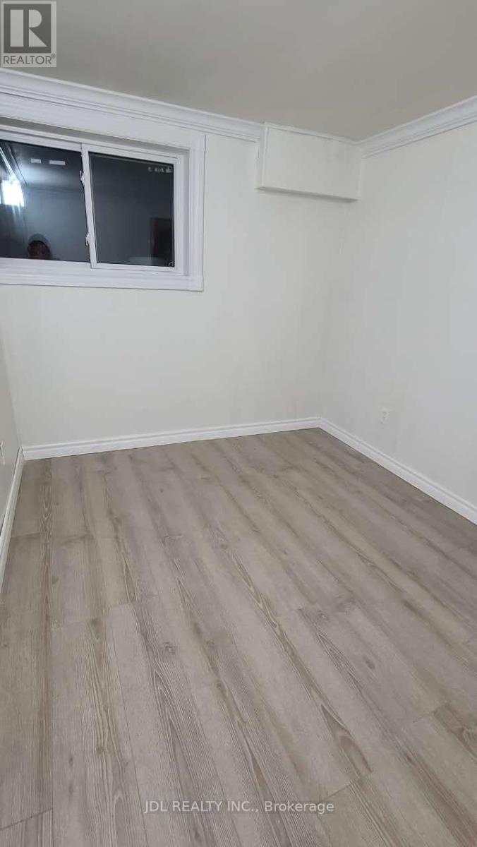 75 Mintwood Drive, Toronto, Ontario M2M 3A6 - Photo 4 - C12547810