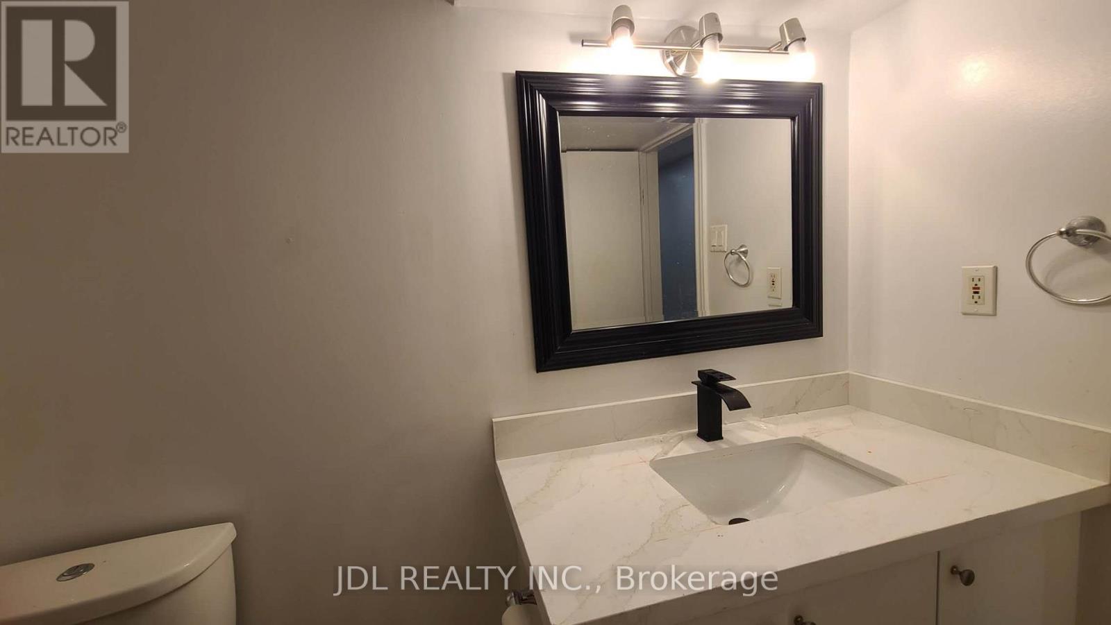 75 Mintwood Drive, Toronto, Ontario M2M 3A6 - Photo 9 - C12547810