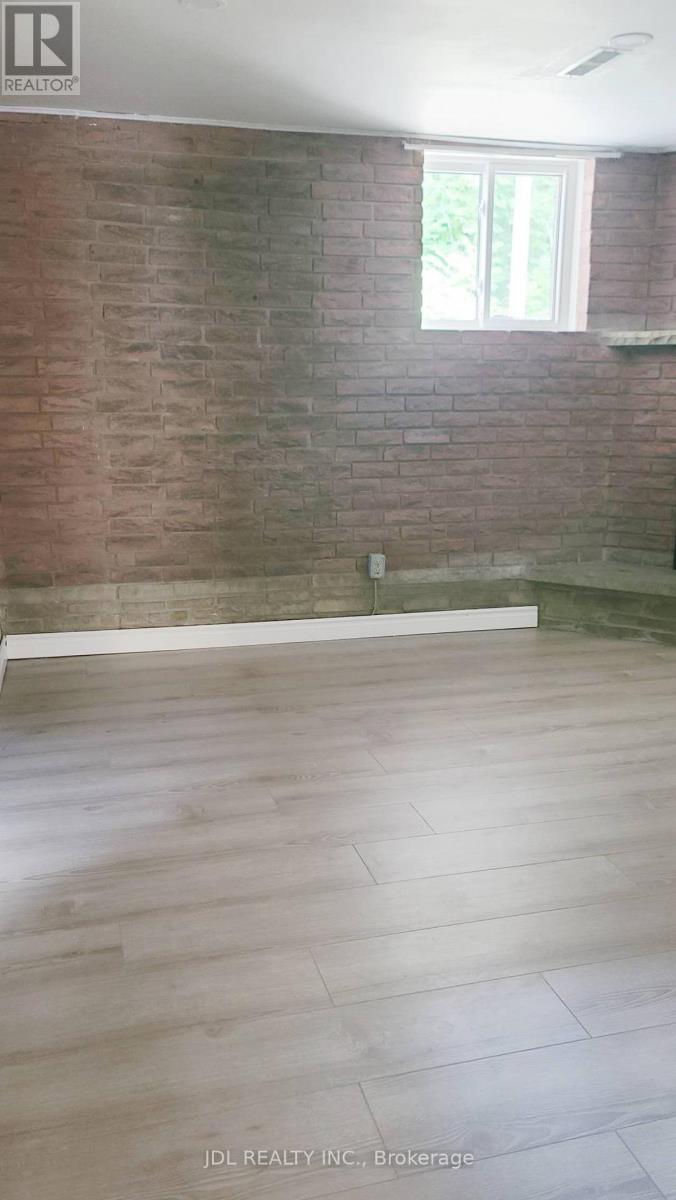 75 Mintwood Drive, Toronto, Ontario M2M 3A6 - Photo 8 - C12547810