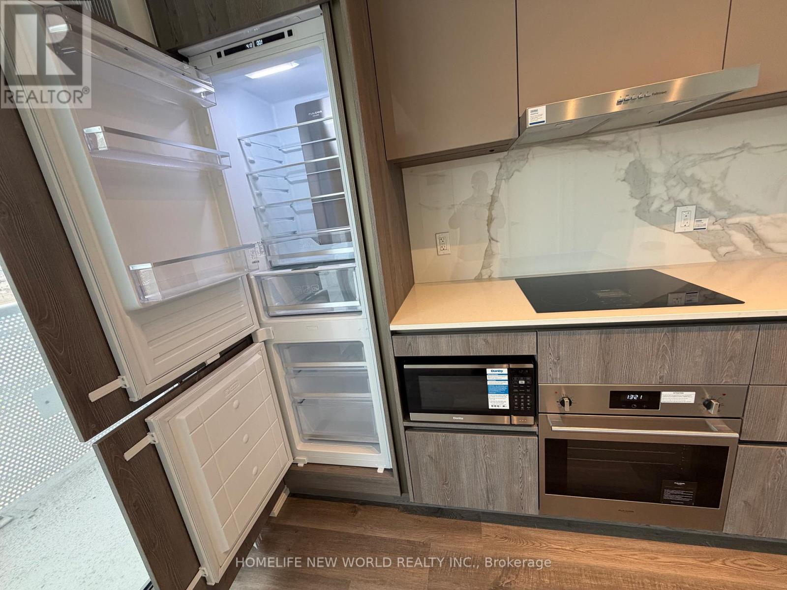 1506 - 8 Interchange Way, Vaughan, Ontario L4K 0R2 - Photo 15 - N12549070