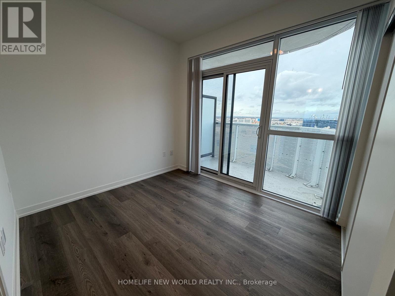 1506 - 8 Interchange Way, Vaughan, Ontario L4K 0R2 - Photo 9 - N12549070