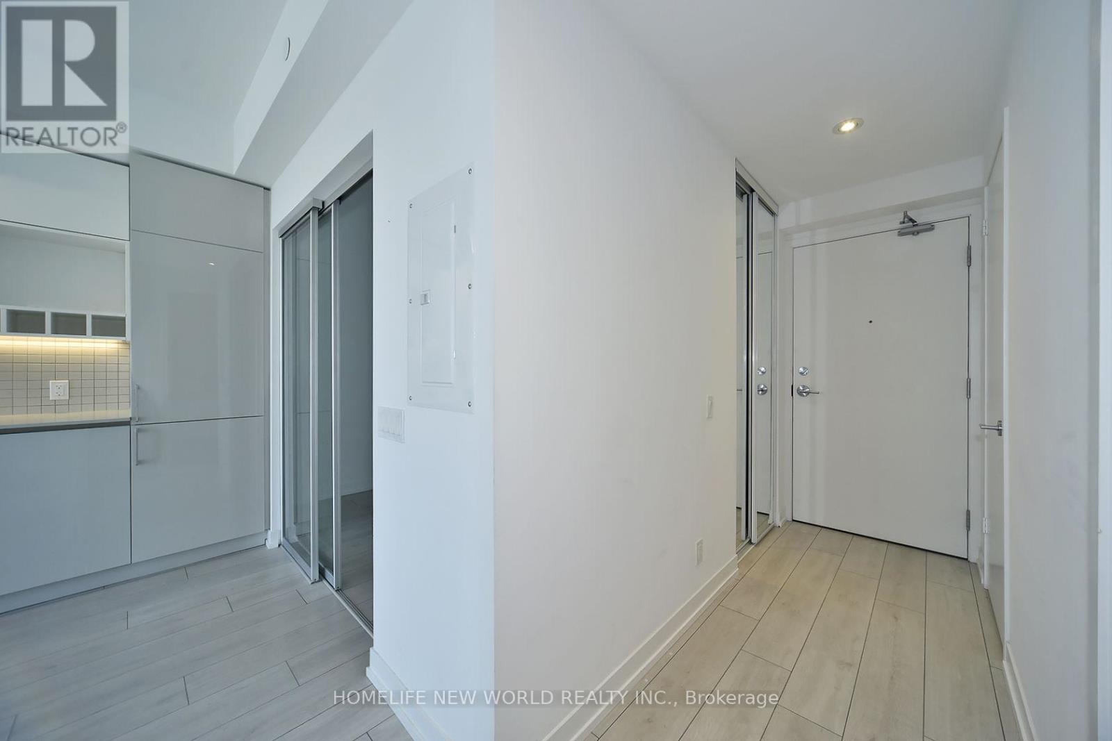 3006 - 5 Buttermill Avenue, Vaughan, Ontario L4K 0J5 - Photo 11 - N12549080